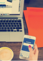 هل يفتح الفيسبوك الميكروفون الخاص بك؟